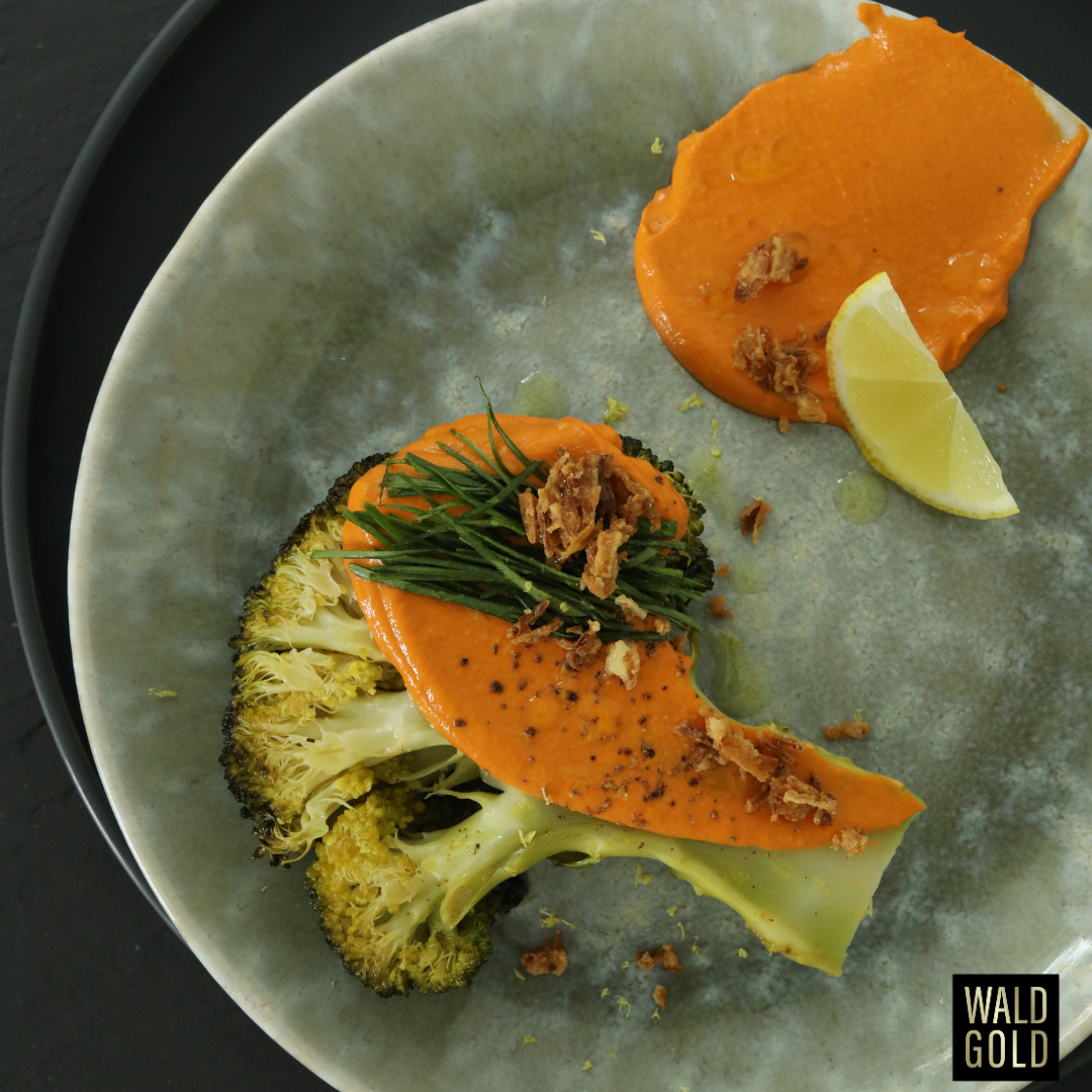 Brokkoli mit pikanter Bucheckern Sauce