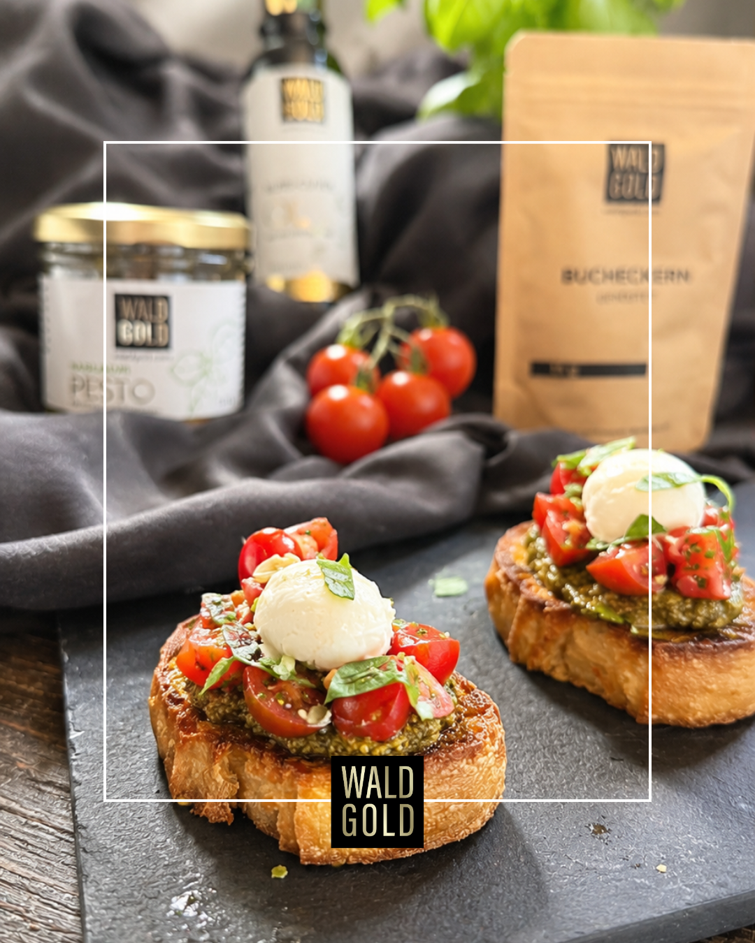 Bruschetta mit Basilikum Pesto, Tomaten & Bucheckern