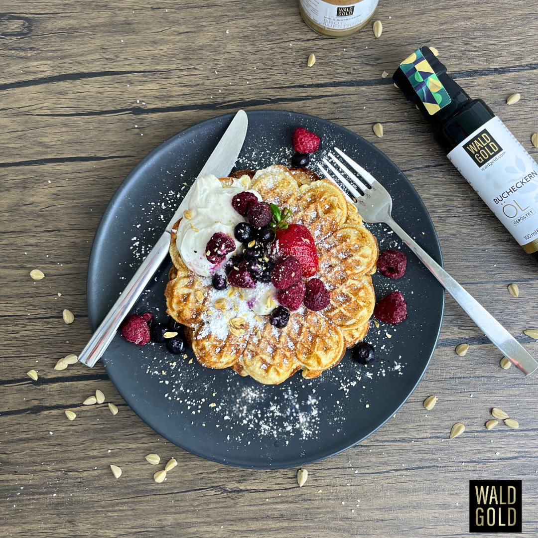 Bucheckern-Waffeln mit Honig-Nuss Quark