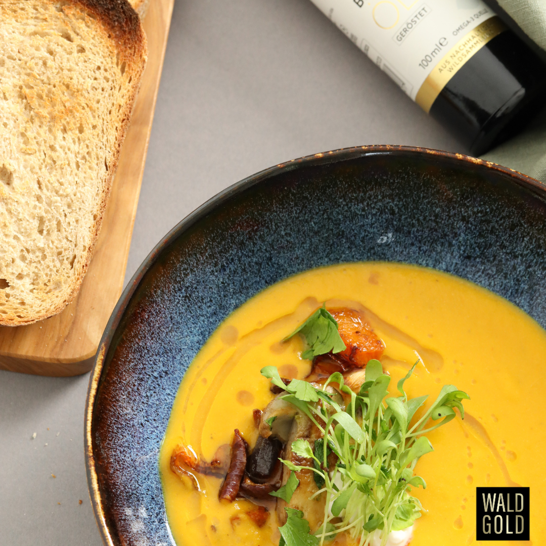 Geröstete Kürbissuppe mit Steinpilzen und Bucheckern