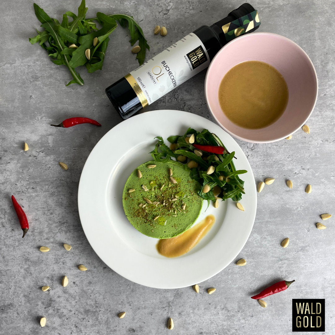 Gartenkräuter-Mousse mit Bucheckern-Melonensauce